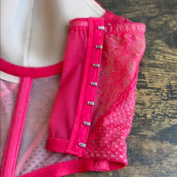 Victoria’s Secret Corset - Picture 8 of 8